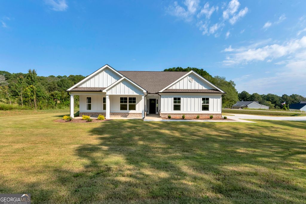 Photo of 6376 Brockton Loop, Jefferson, GA 30549 (MLS # 10791959)