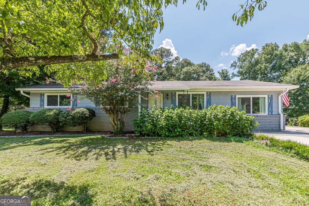 Photo of 877 King Drive SE, Conyers, GA 30094 (MLS # 10827877)