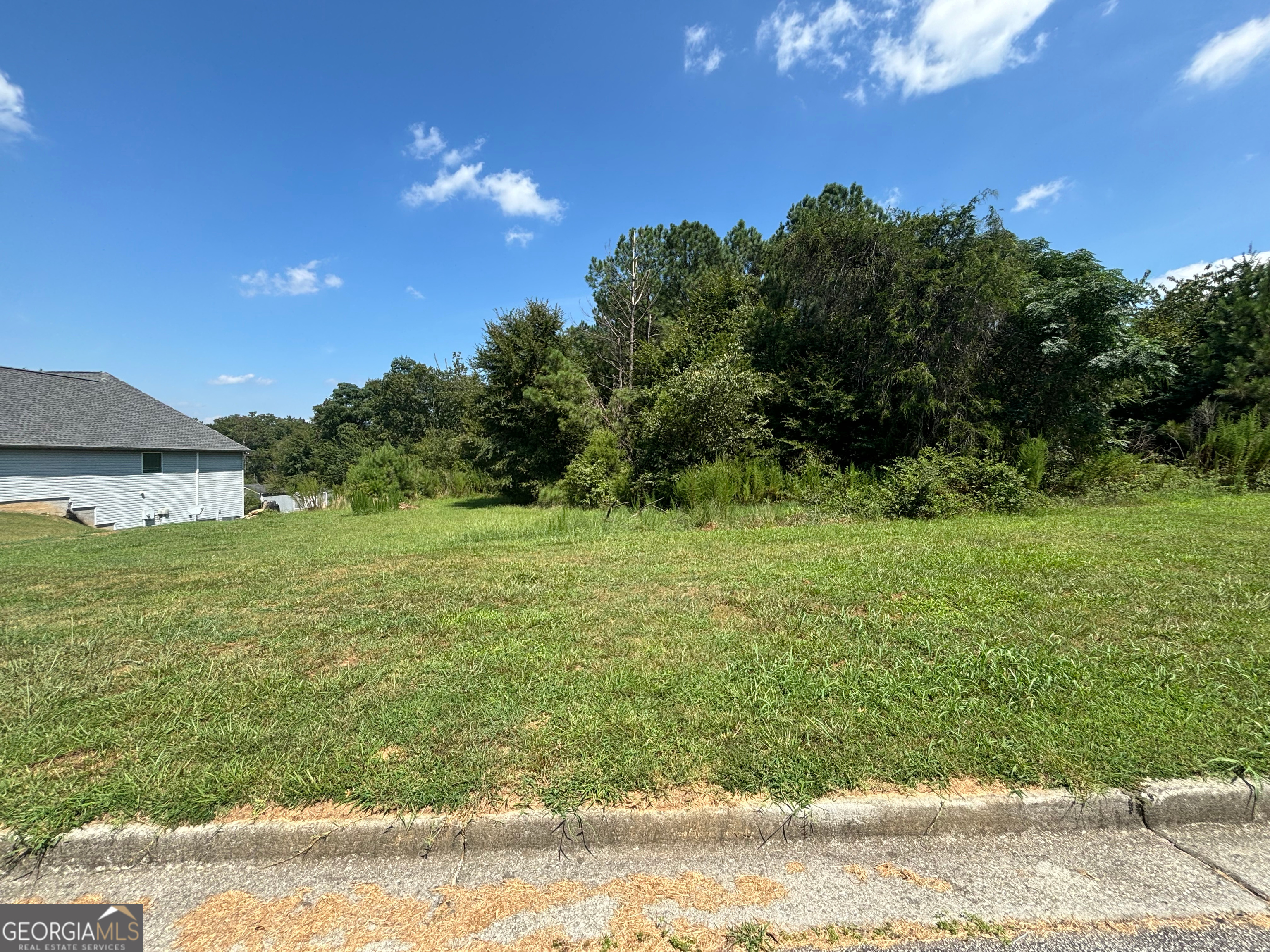 Prime Residential Lot Ready for Your Dream Home! Discover the perfect canvas for your future home with this stunning, ready-to-build residential lot. Nestled in a serene and sought-after neighborhood, this spacious lot offers the ideal blend of convenience and tranquility. Property Highlights: Size & Dimensions: Generous lot size with ample space for a custom-built home, landscaped garden, and more. Utilities: All essential utilities (water, electricity, ) are readily available and easily accessible. Zoning: Zoned for residential use, providing flexibility to design your dream home to suit your needs. Terrain: Flat and level terrain ensures ease of construction and minimizes excavation costs. Surroundings: Enjoy a peaceful neighborhood atmosphere with well-maintained streets and attractive surroundings. Immediate Build-Ready: No need to worry about additional preparation-this lot is set for immediate construction. Investment Potential: A valuable investment opportunity in a growing and desirable area. Customization: Design and build a home that perfectly fits your lifestyle and preferences. Don't miss the chance to create your ideal living space in this exceptional location. Contact us today to schedule a viewing and start planning your future!