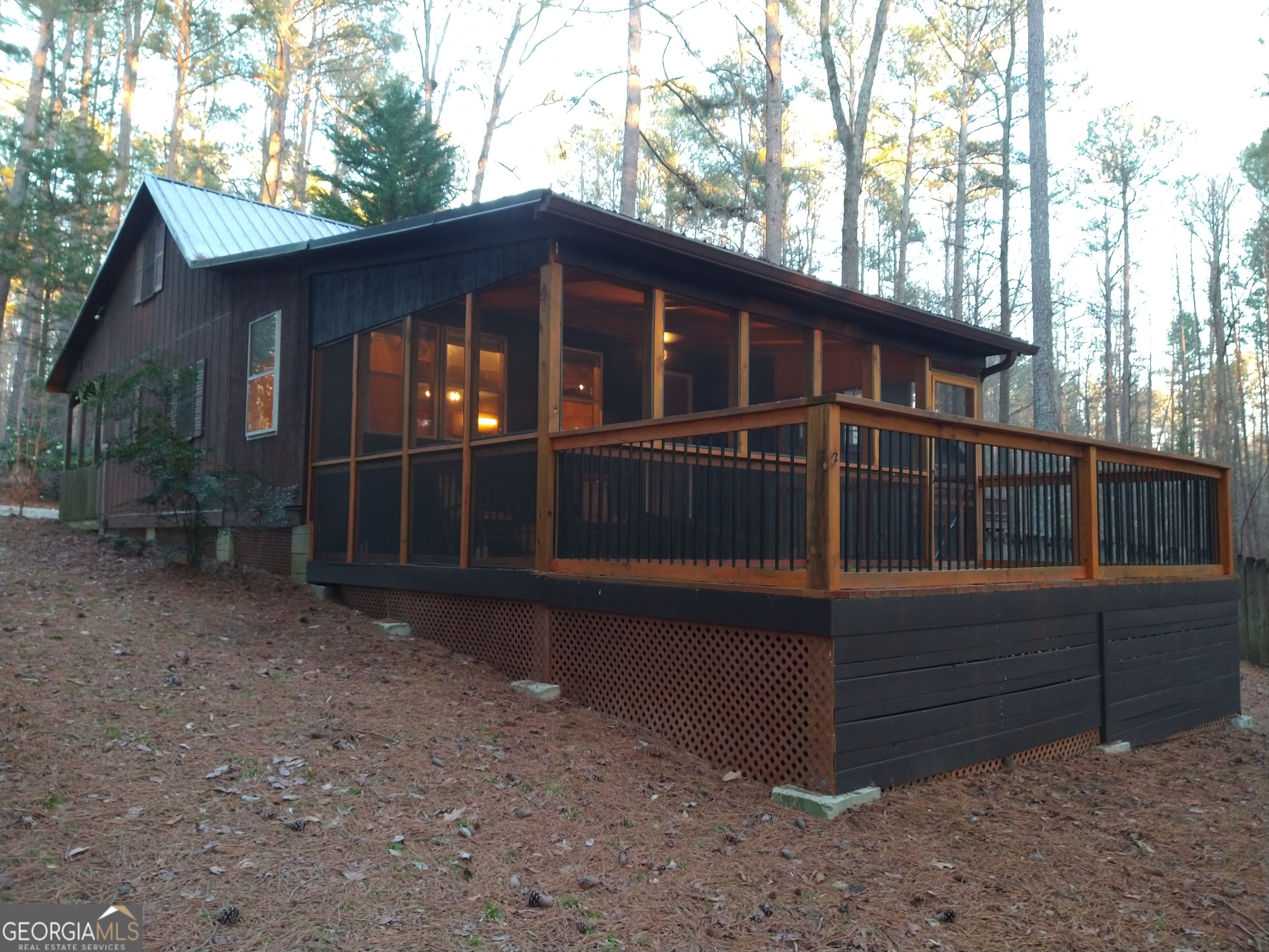 121 Laurel CIR