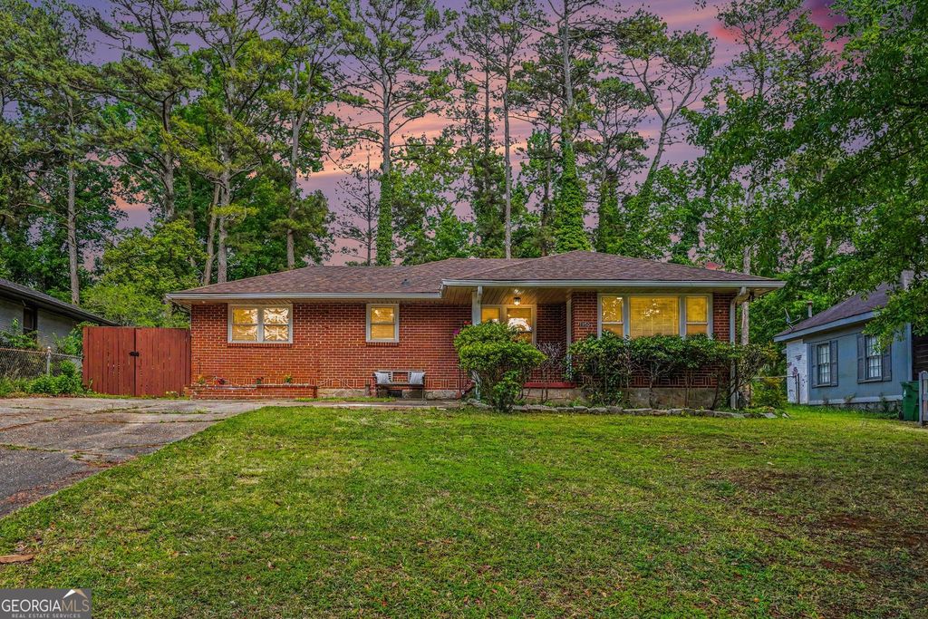 Photo of 1950 Glendale Drive, Decatur, GA 30032 (MLS # 10765706)