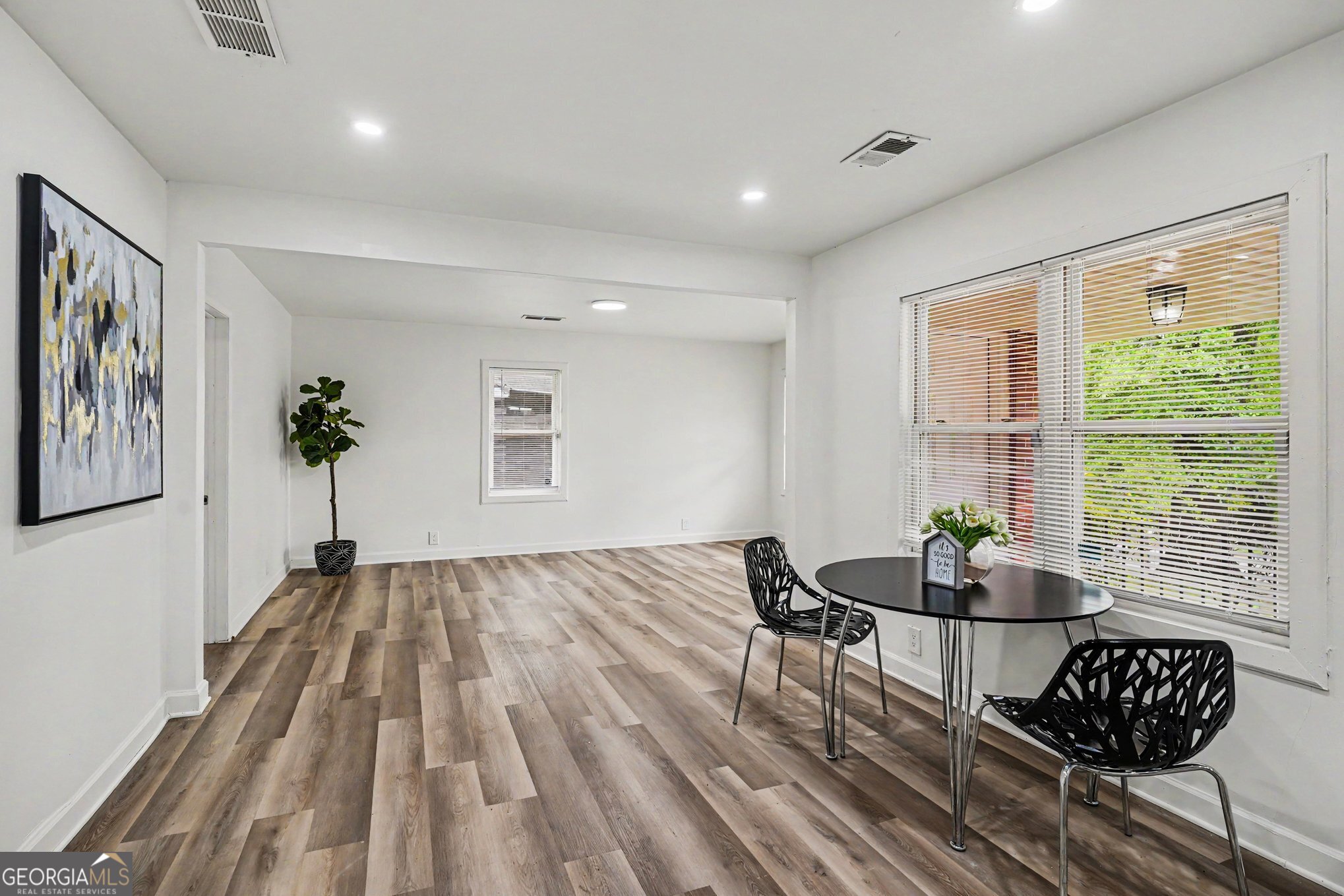 1950 Glendale DR