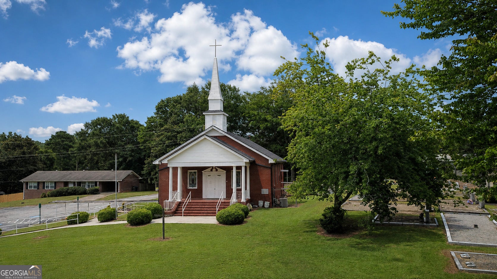 2662 Thompson Mill RD