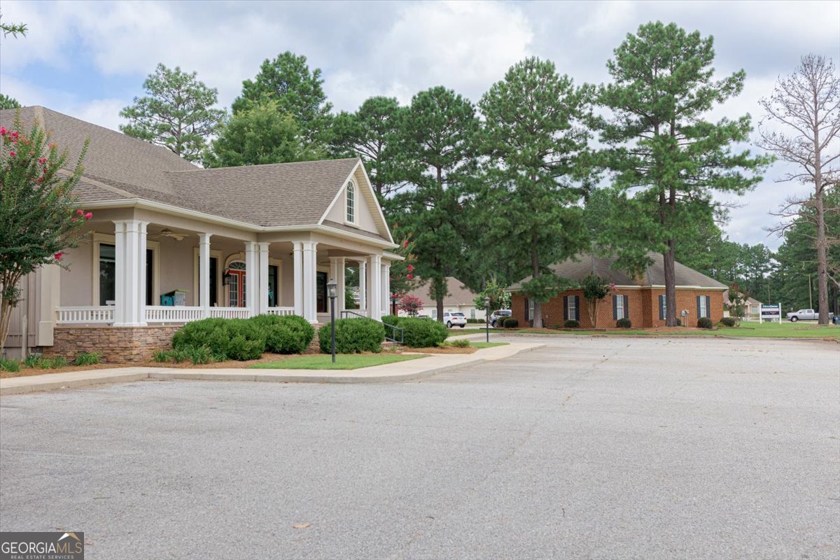 225 Wes Park DR