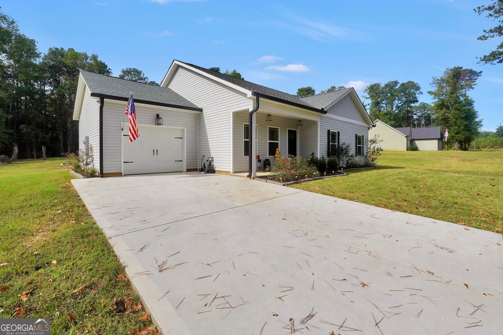Photo of 662 Grove Street, Barnesville, GA 30204 (MLS # 10870312)