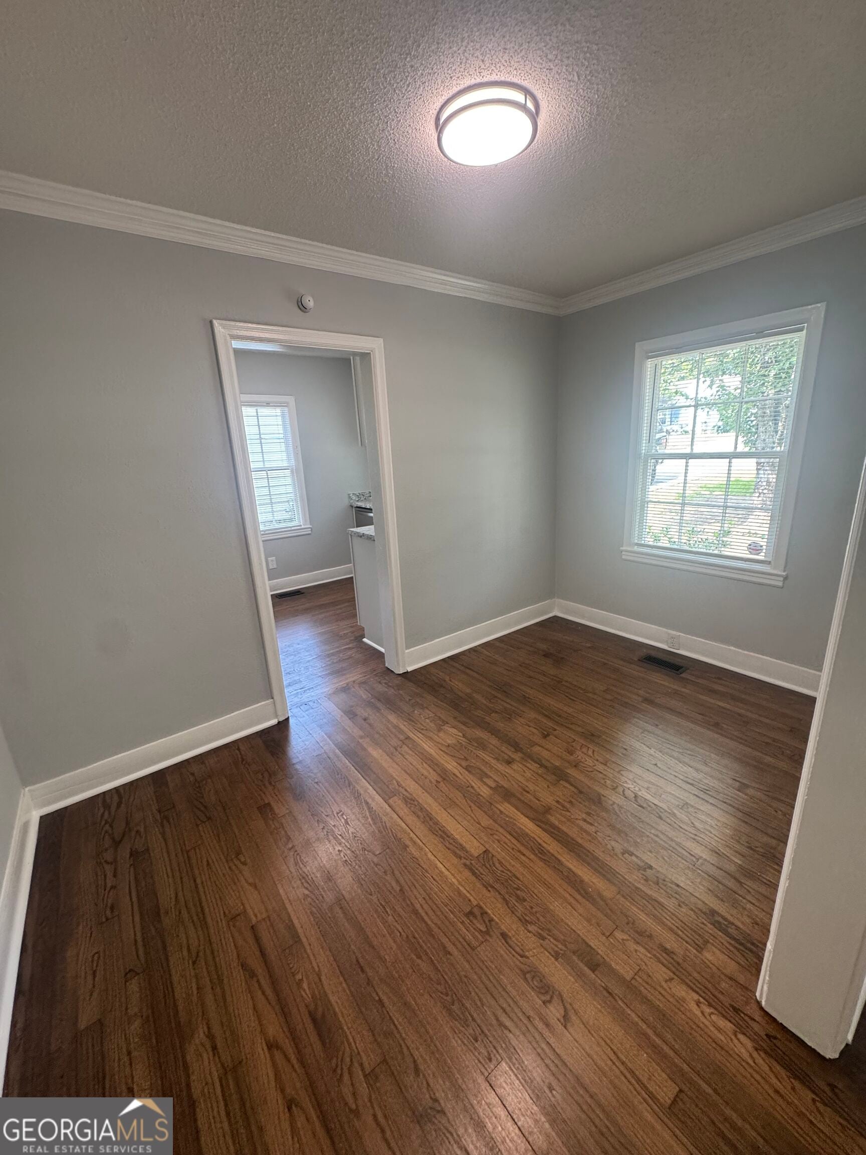 327 Rogers AVE
