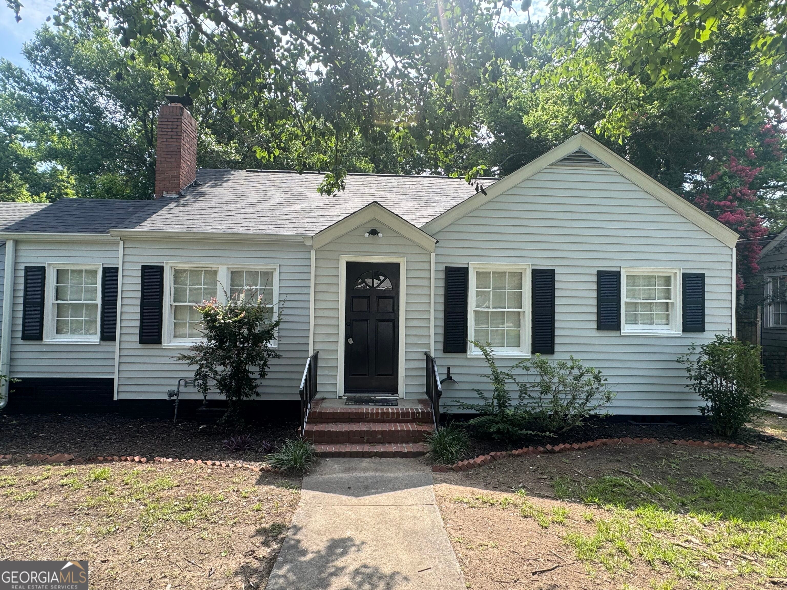 327 Rogers AVE