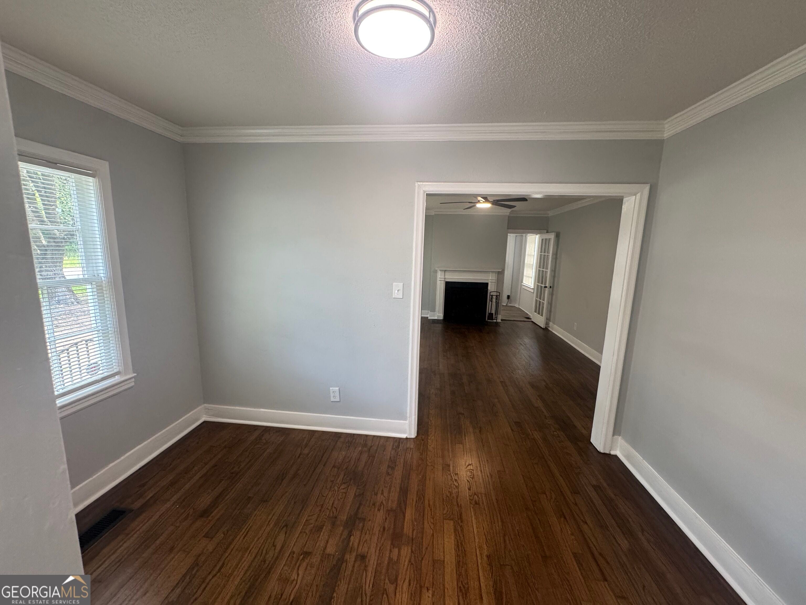 327 Rogers AVE