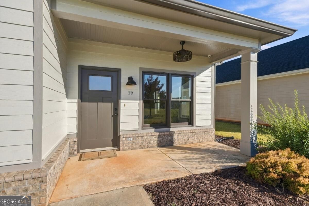 45 Courtyard LN