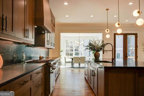 Photo of 581 Sherwood Road NE, Atlanta, GA 30324 (MLS # 10644032)