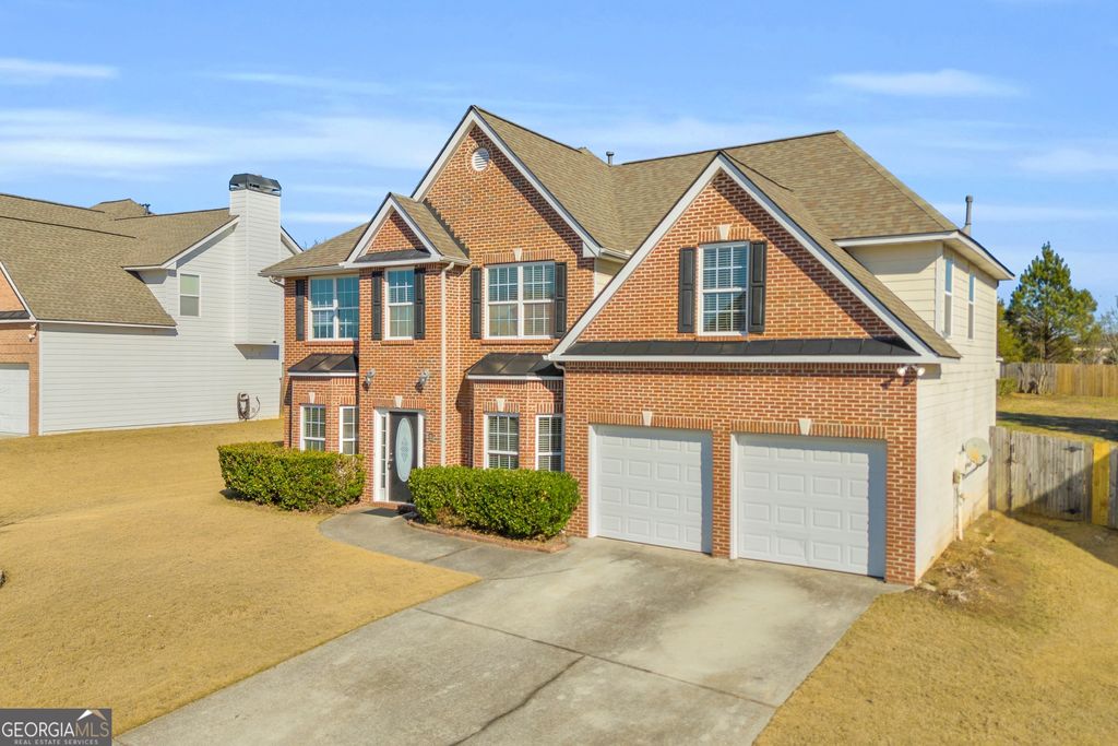 Photo of 816 Kaitlyn Drive, Loganville, GA 30052 (MLS # 10687809)