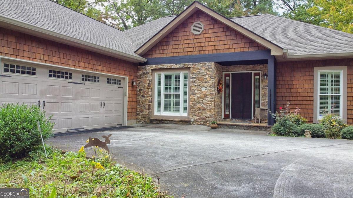10 Quiet Place LN