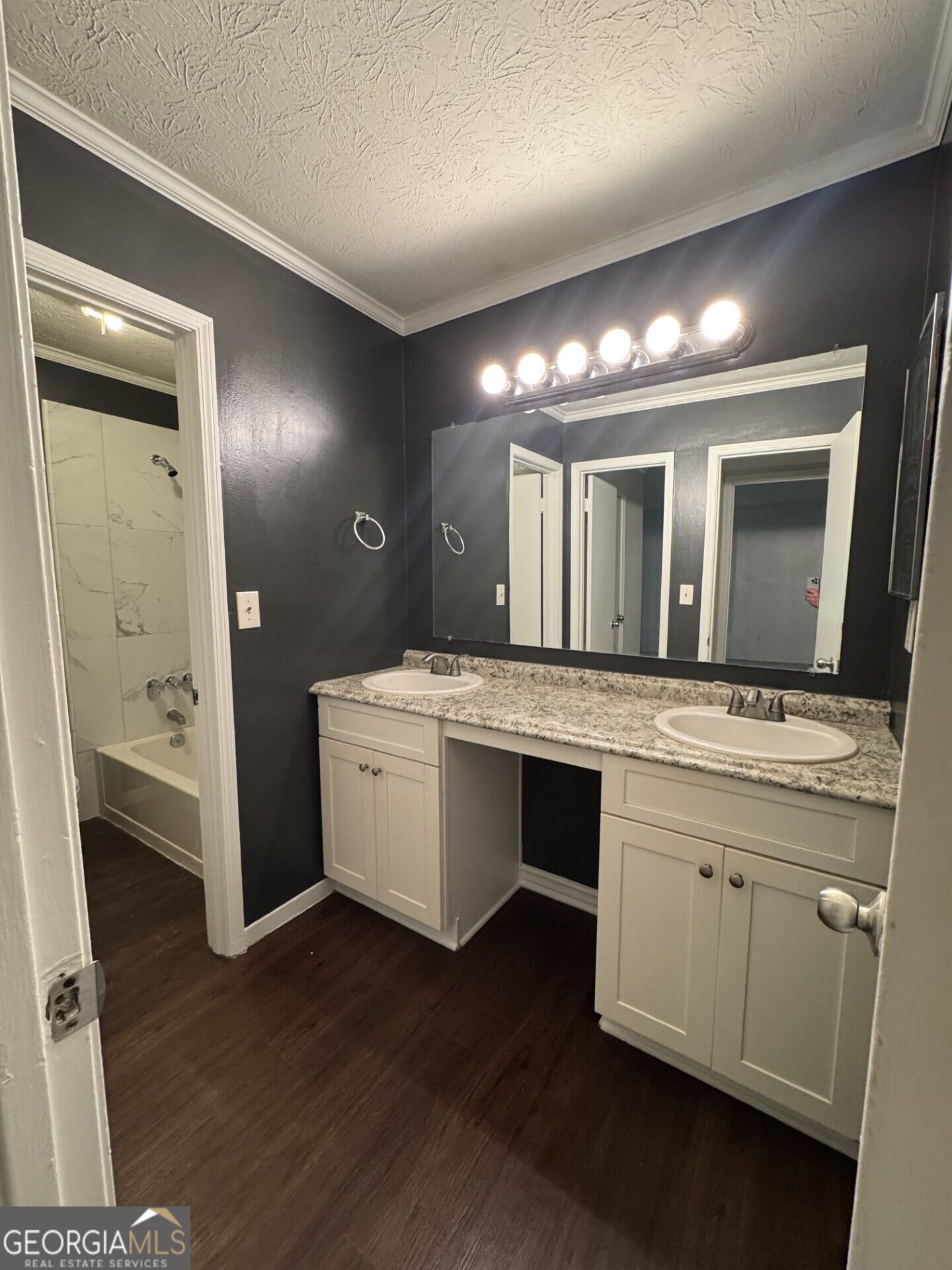 201 Augusta DR SE