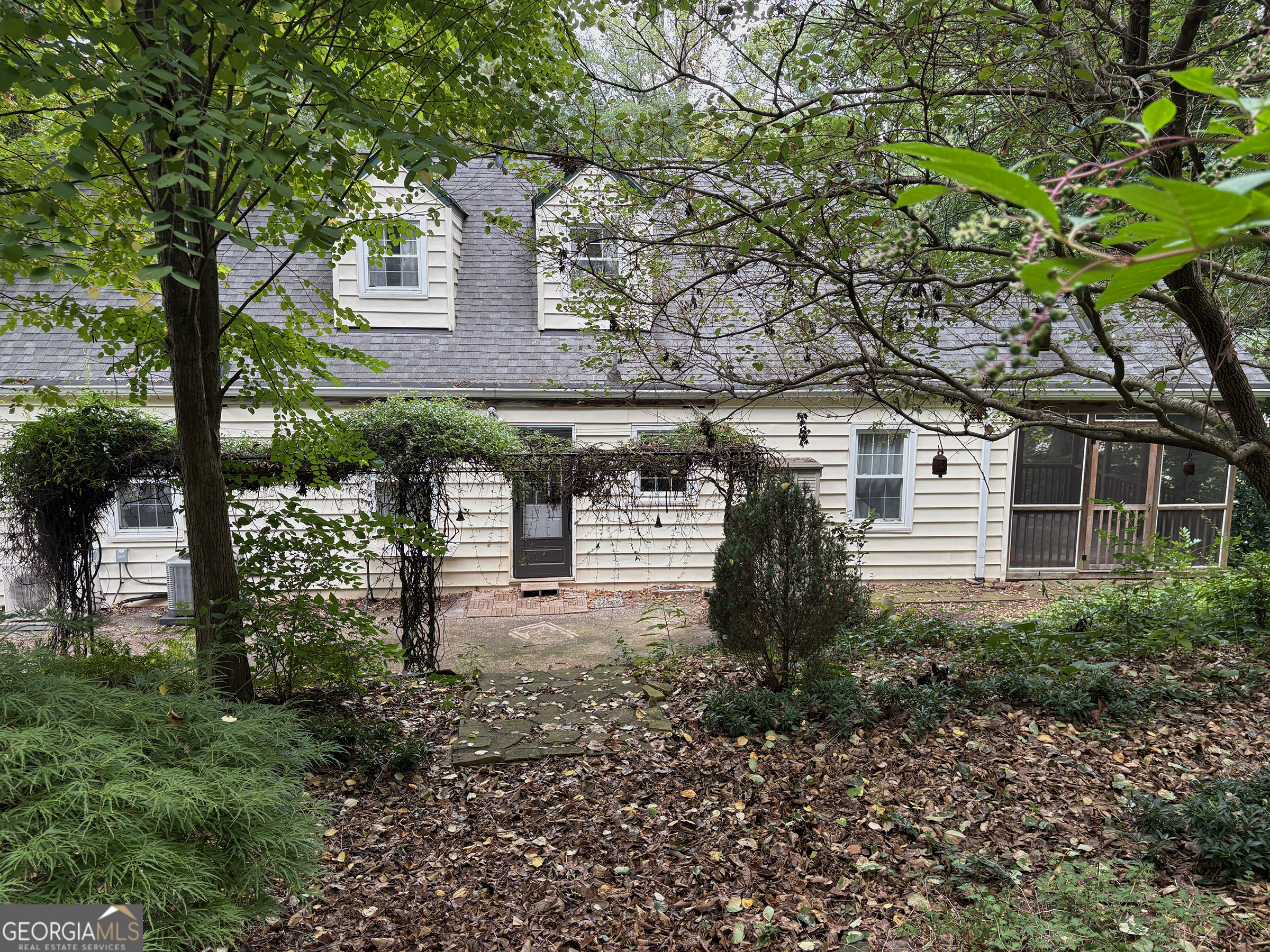 2523 Midway RD