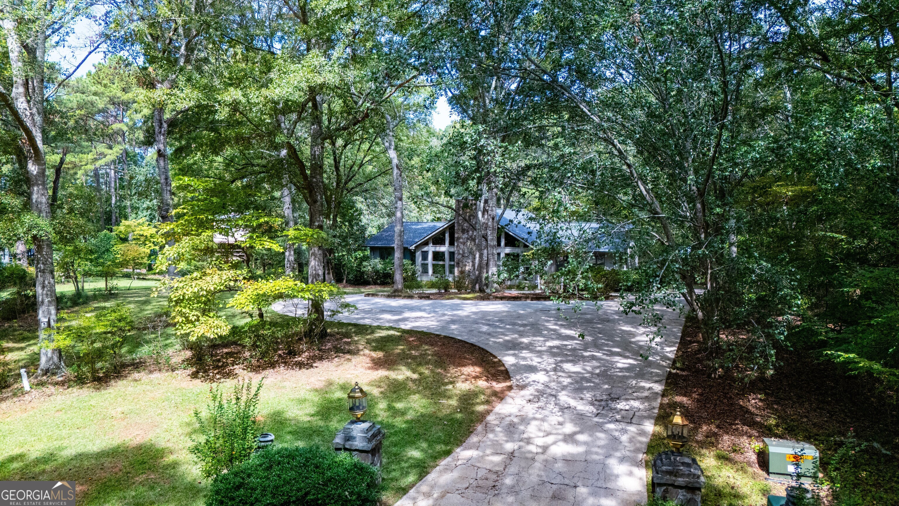 4004 White Oak LN