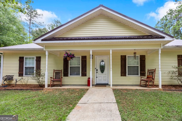 126 ROBIN HOOD RD, COVINGTON, GA 30014 - Image f66eff4dc12f64126bcfa483e2ea5f9f/562558501