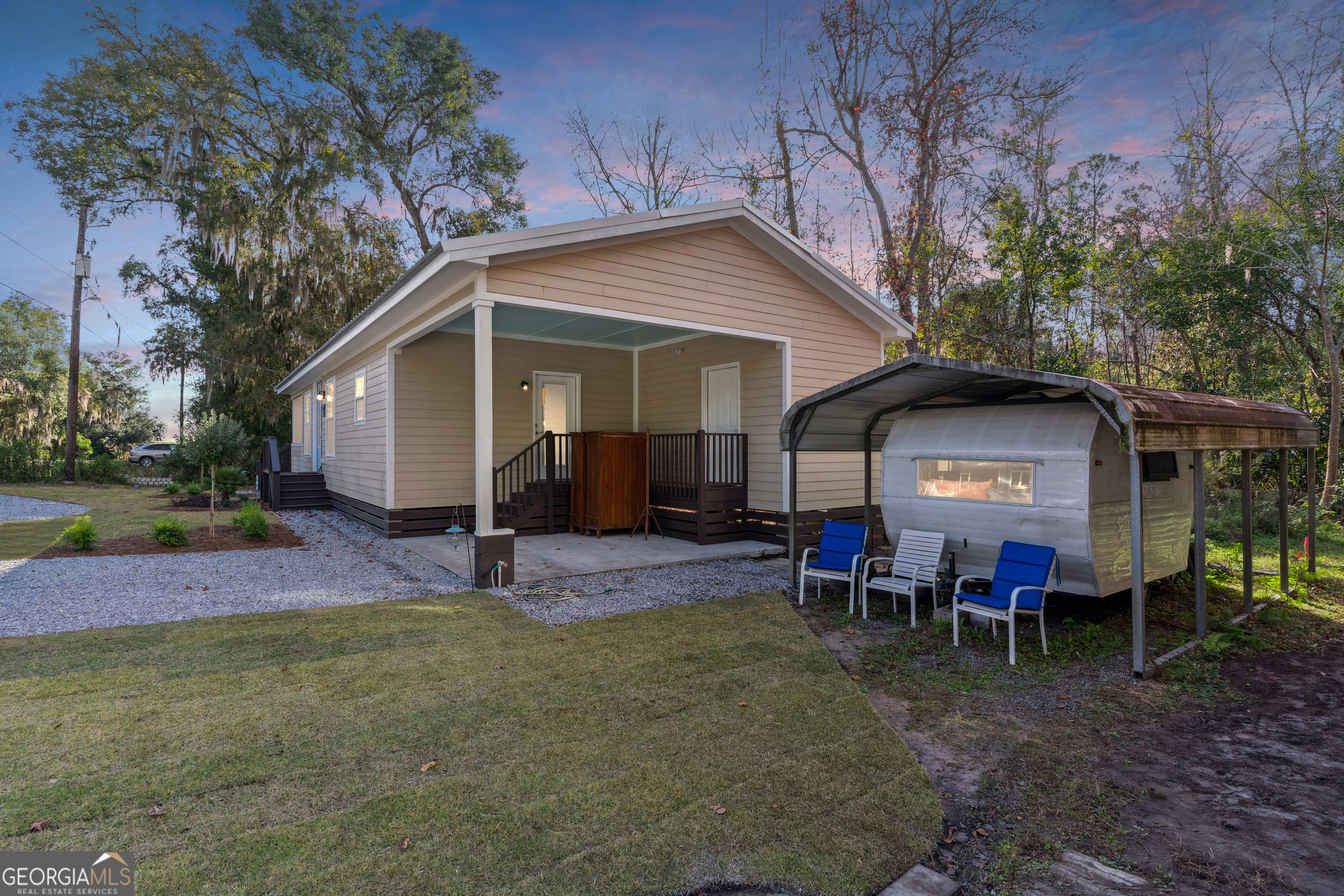 1076 Blue N Hall RD SE