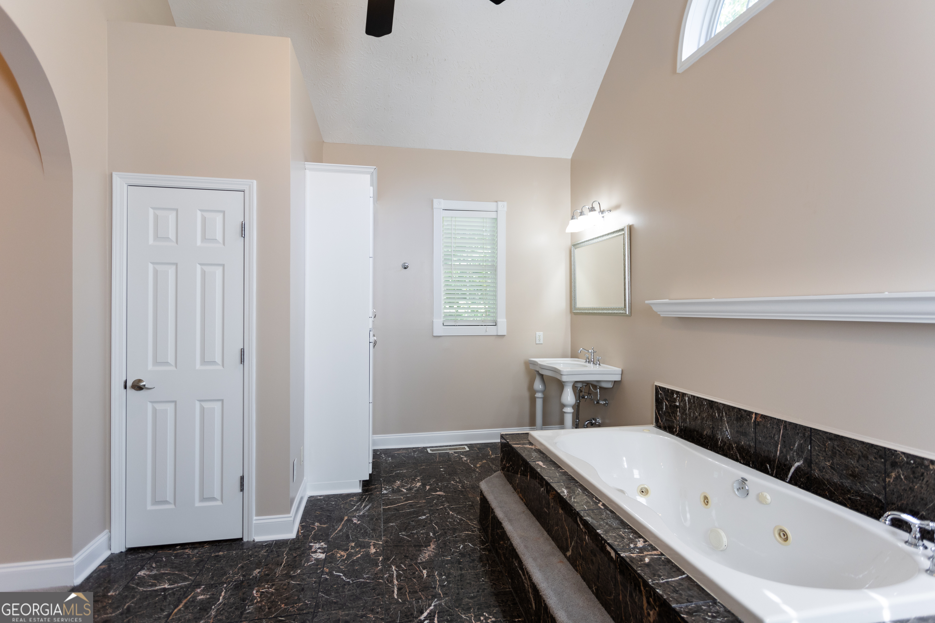 KNIGHTS LANDING - Residential