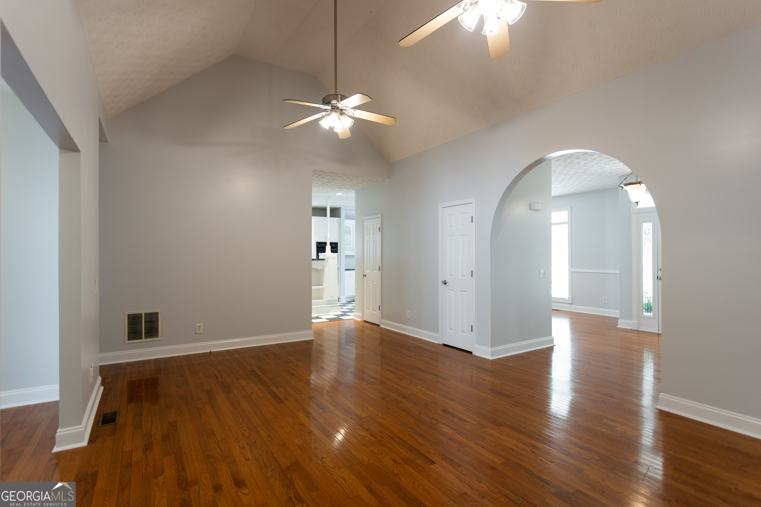 KNIGHTS LANDING - Residential