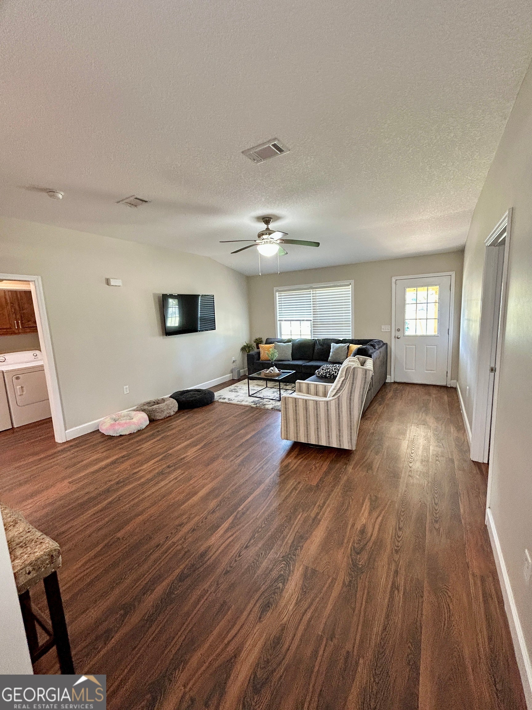 211 Twinn Lakes DR