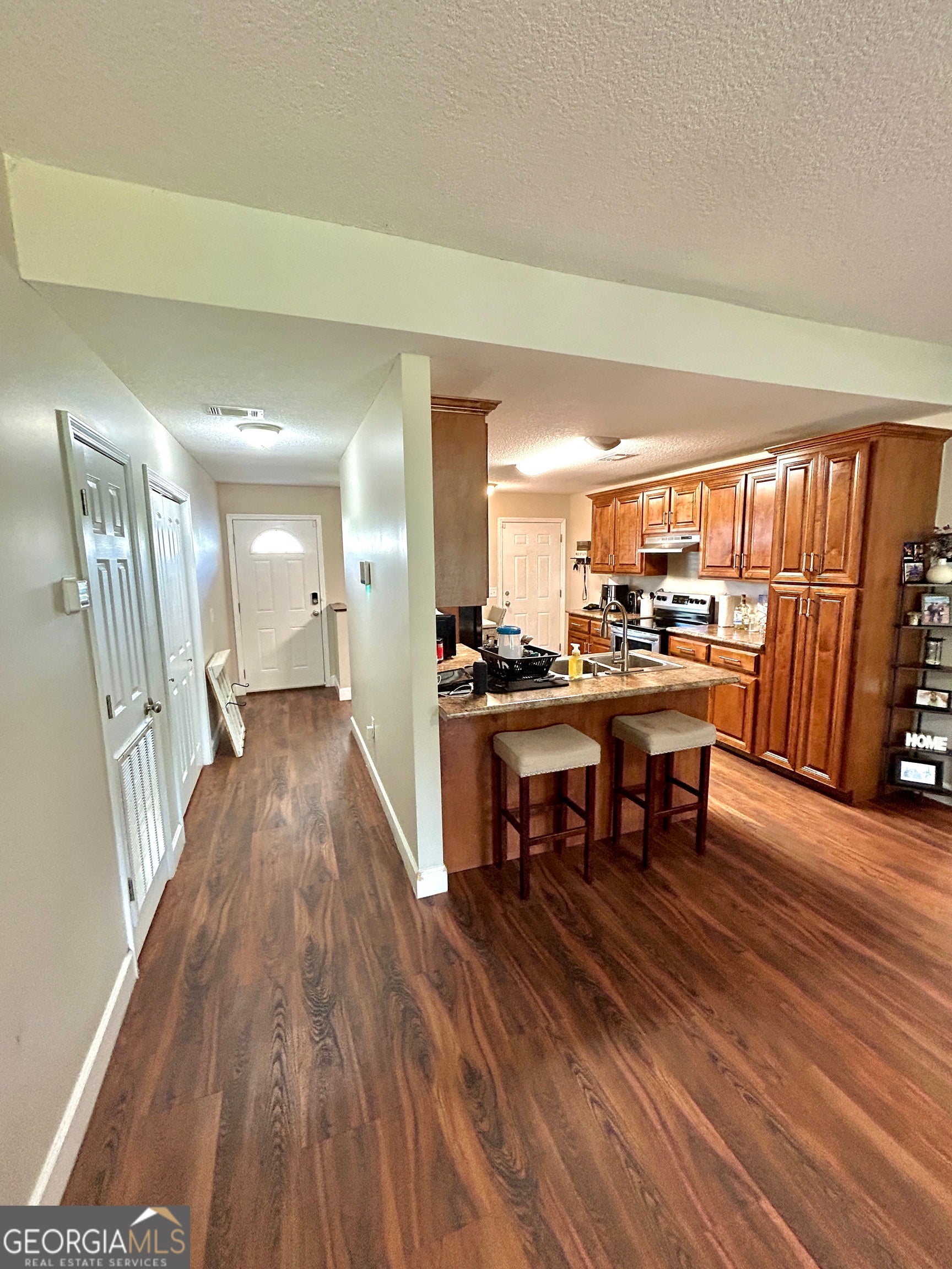 211 Twinn Lakes DR