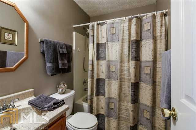 Twelve Oaks - Residential
