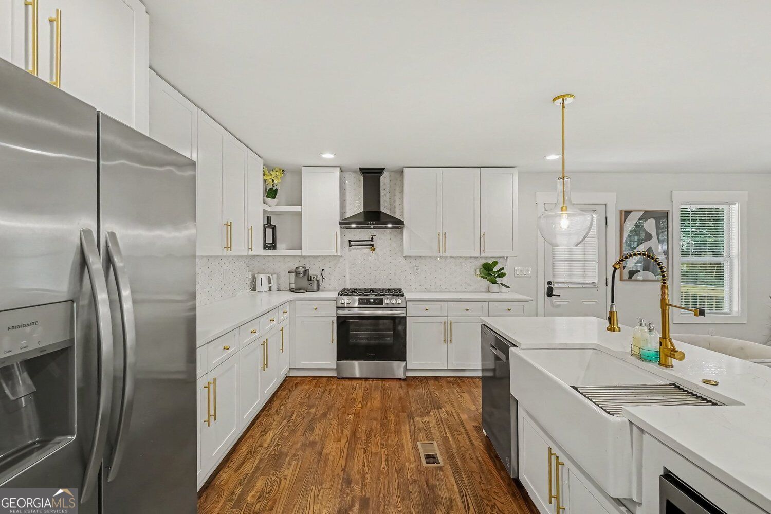 770 Waters DR SW
