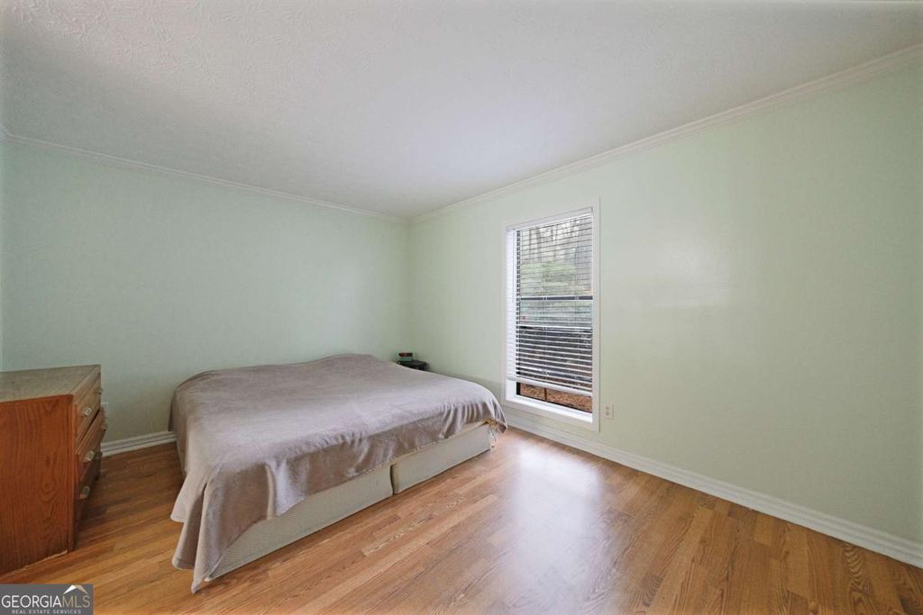 Photo of 303 Summit North Drive NE, Atlanta, GA 30324 (MLS # 10719356)