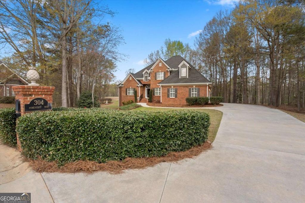 Photo of 304 Pinehurst Way, Carrollton, GA 30116 (MLS # 10721858)