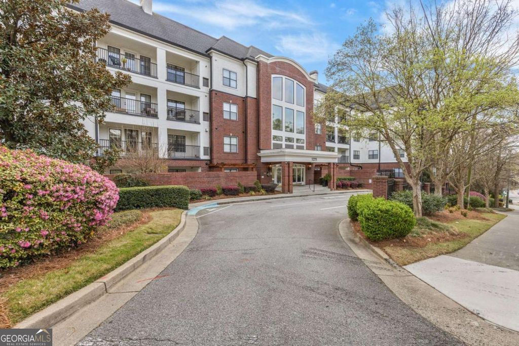 Photo of 3275 Lenox Road NE #314, Atlanta, GA 30324 (MLS # 10711443)