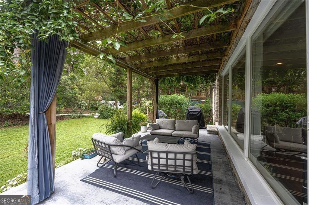 Pine Lake, Georgia 30072, United States, 3 Bedrooms Bedrooms, ,2 BathroomsBathrooms,Residential,Active,221692