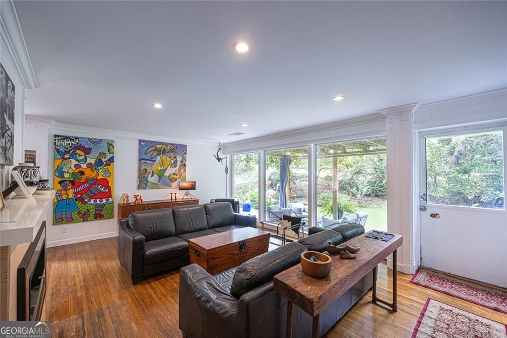 Pine Lake, Georgia 30072, United States, 3 Bedrooms Bedrooms, ,2 BathroomsBathrooms,Residential,Active,221692