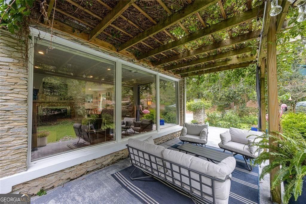 Pine Lake, Georgia 30072, United States, 3 Bedrooms Bedrooms, ,2 BathroomsBathrooms,Residential,Active,221692