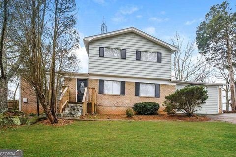 Photo of 3814 N Camp Creek Parkway N, Atlanta, GA 30331 (MLS # 10635596)
