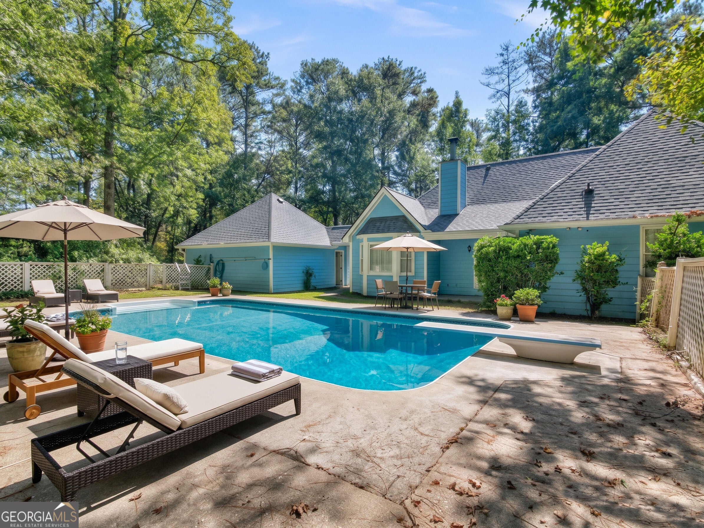 1390 Kirkland RD