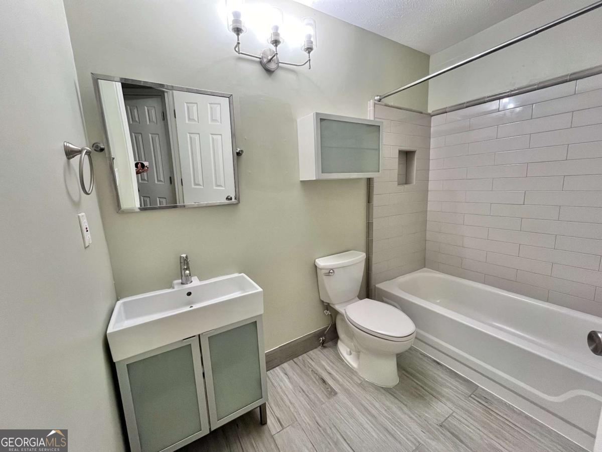 Overlook - Residential Lease