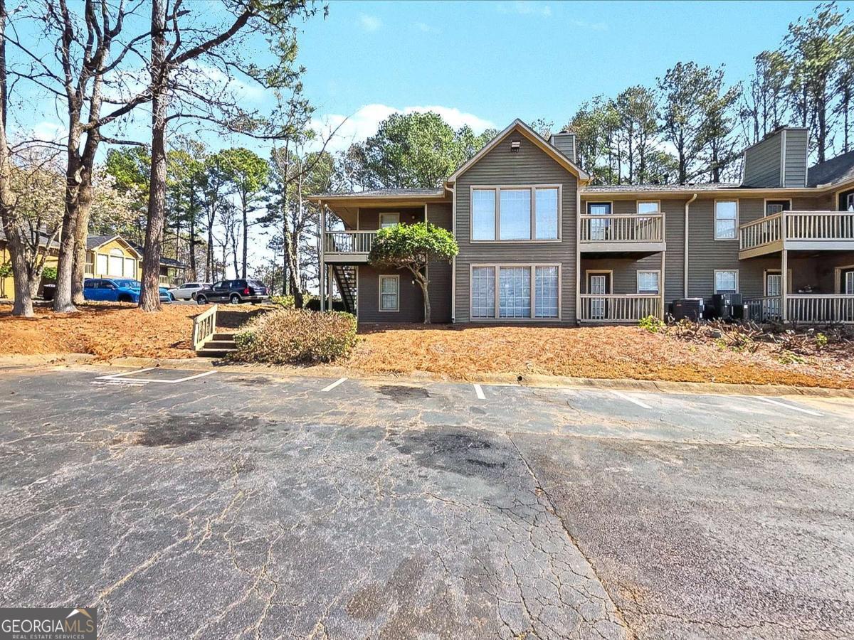 1702 Country Park DR SE