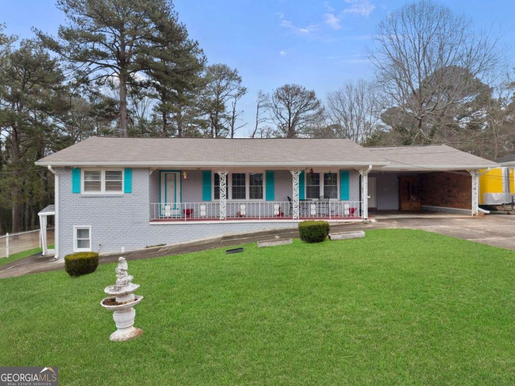 Photo of 4002 Phylis Place, Decatur, GA 30035 (MLS # 10692720)