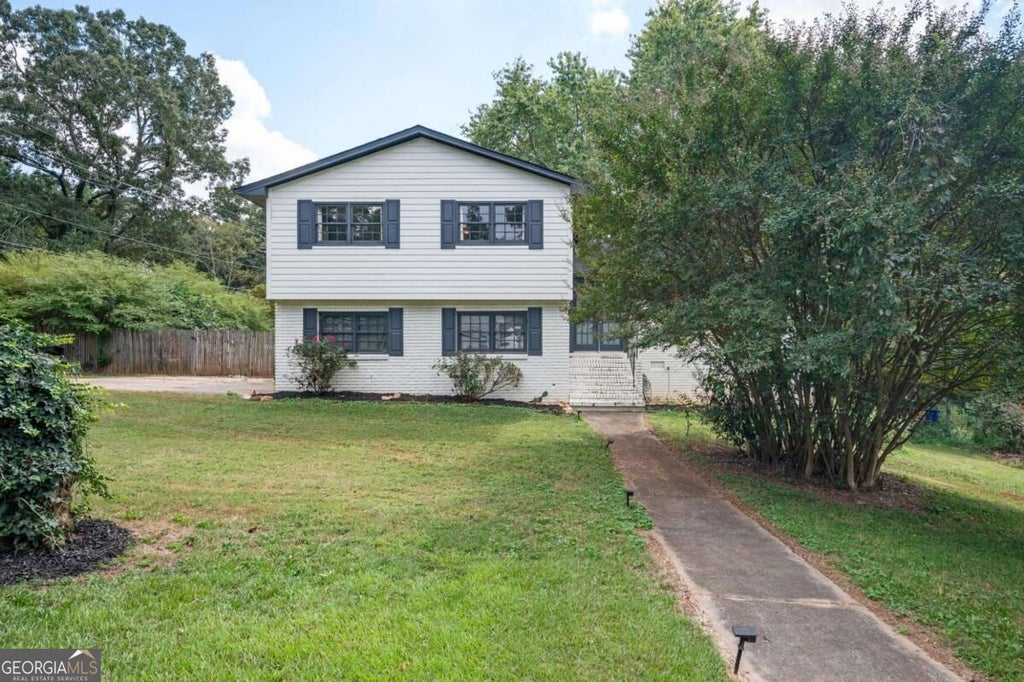 Photo of 633 San Pablo Drive, Stone Mountain, GA 30083 (MLS # 10867494)