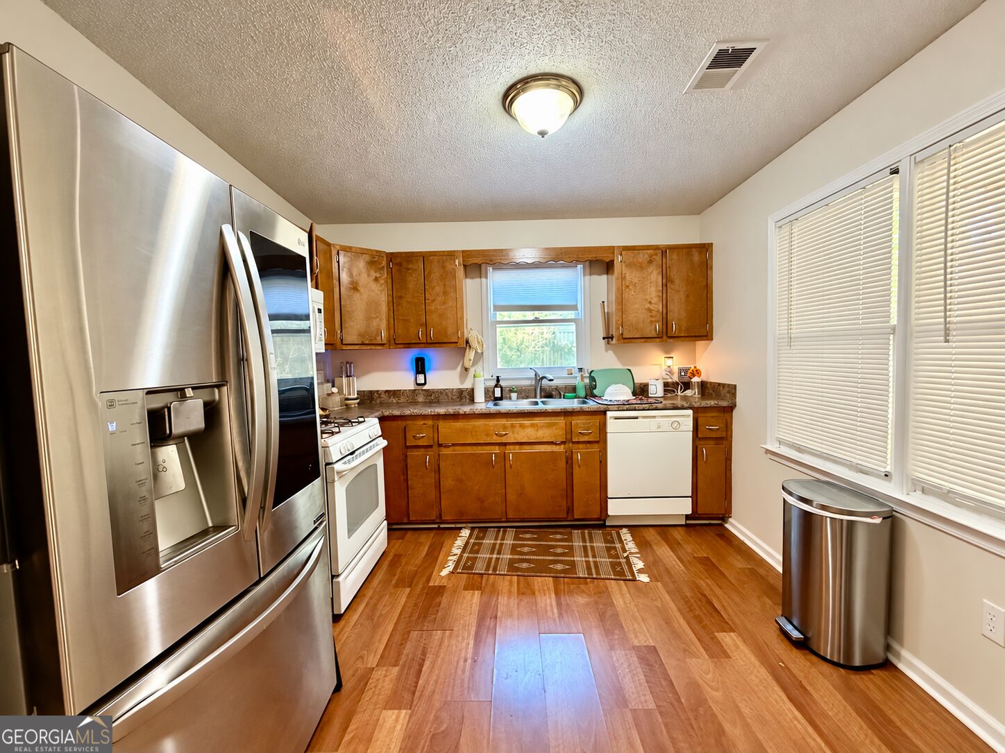 34 Engineer LN SW