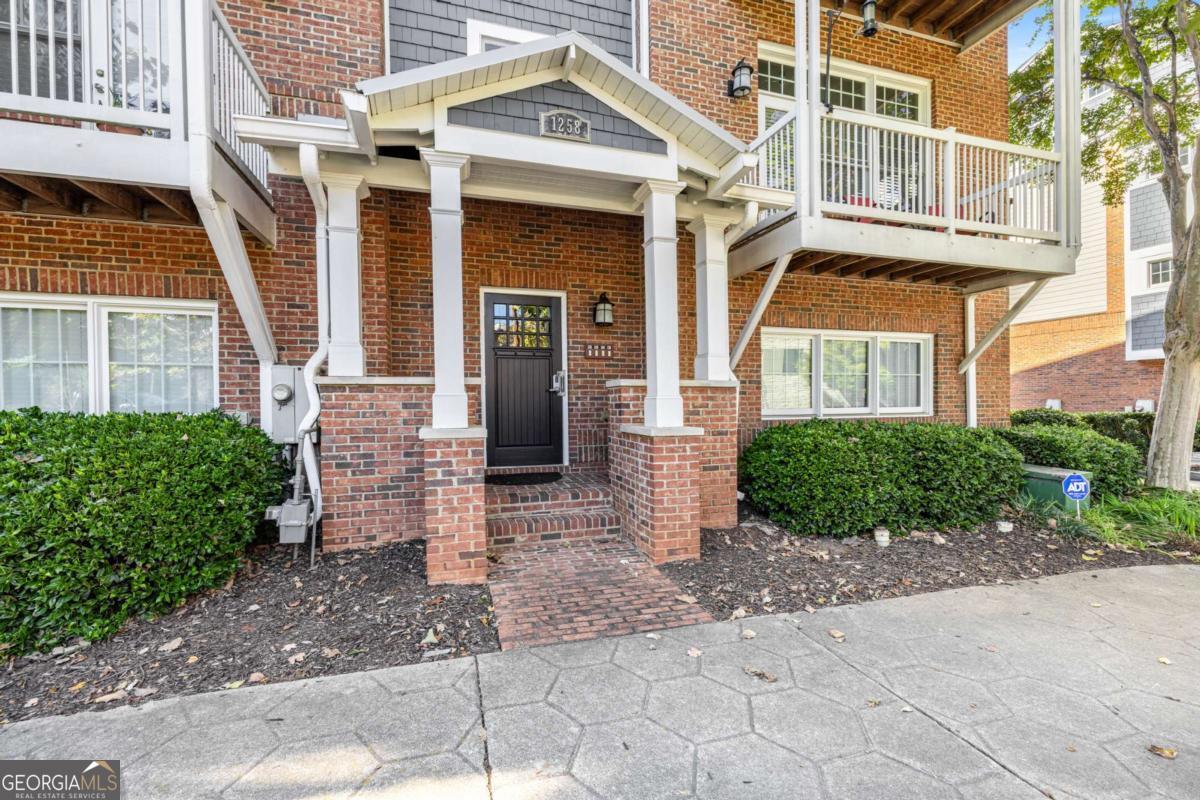 1258 NE Dekalb AVE NE 135