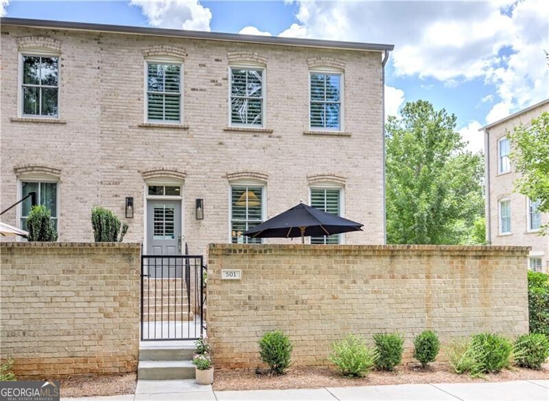 501 Woodhollow DR