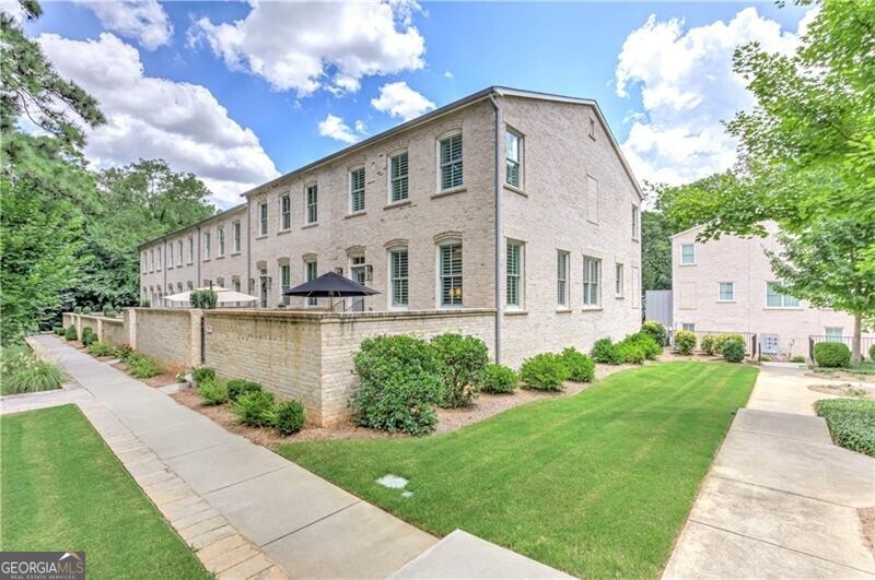 501 Woodhollow DR