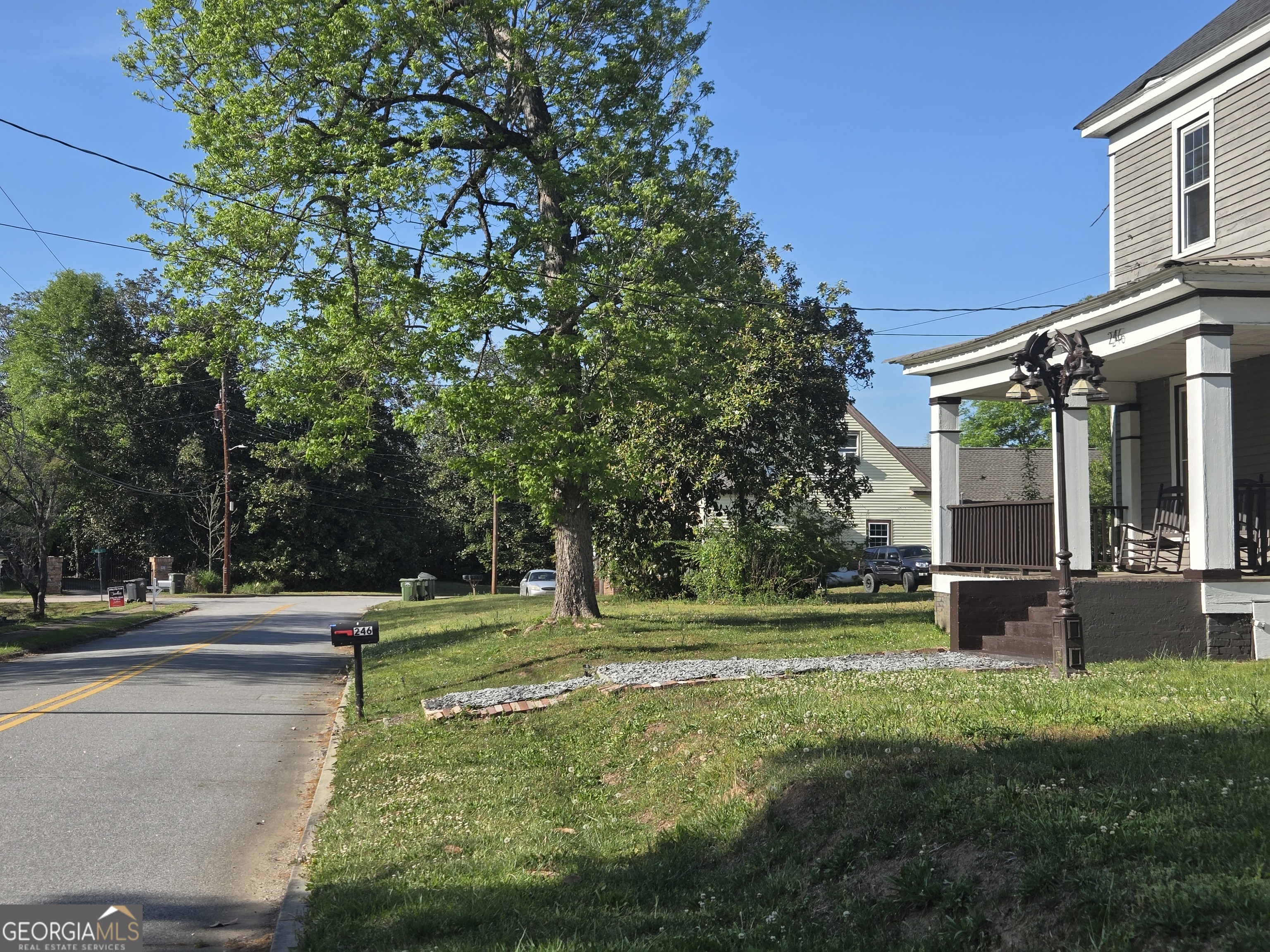 246 Newnan ST