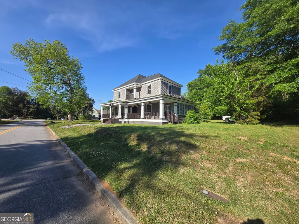 Photo of 246 Newnan Street, Franklin, GA 30217 (MLS # 10762380)