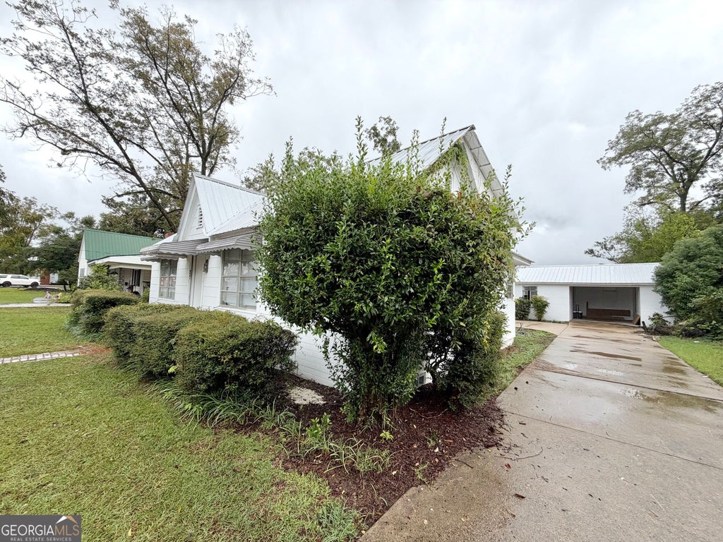 Photo of 25 E First Ave, Hazlehurst, GA 31539 (MLS # 10868207)