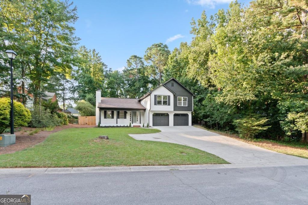Photo of 3412 Camens Court #1, Buford, GA 30519 (MLS # 10650490)