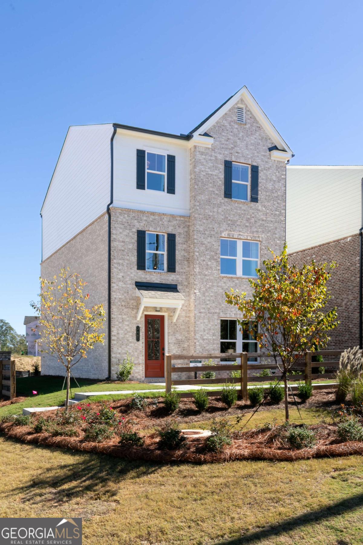901 Leraes WAY