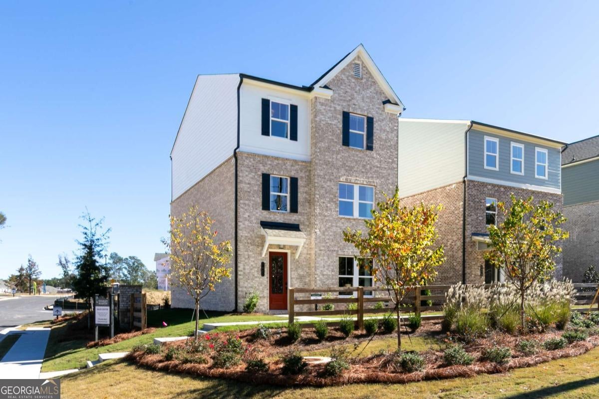 901 Leraes WAY