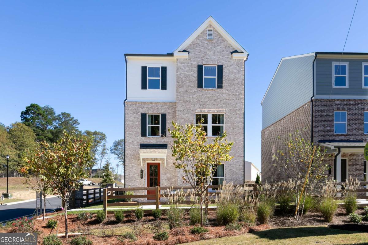 901 Leraes WAY